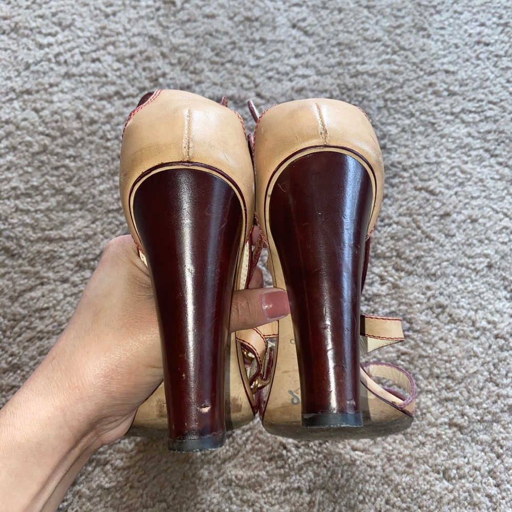 Shoes 👠 - Picture 4 of 7